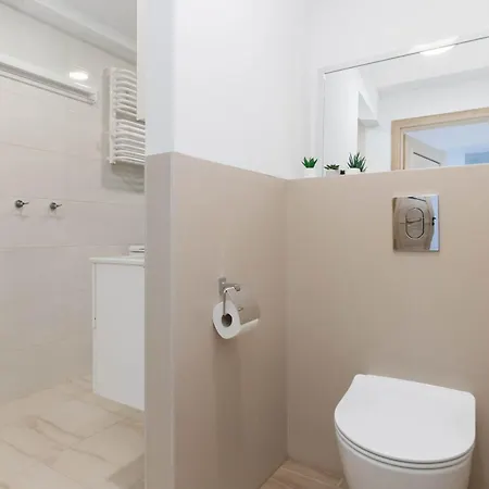 Διαμέρισμα Spacious In The Center Of Next To The Sea By Renters *
