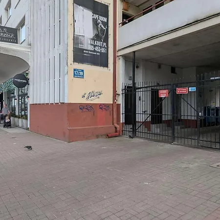 Spacious In The Center Of Next To The Sea By Renters Διαμέρισμα *