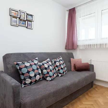 Spacious In The Center Of Next To The Sea By Renters Γκντίνια