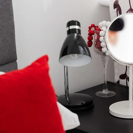 Spacious In The Center Of Next To The Sea By Renters Διαμέρισμα *