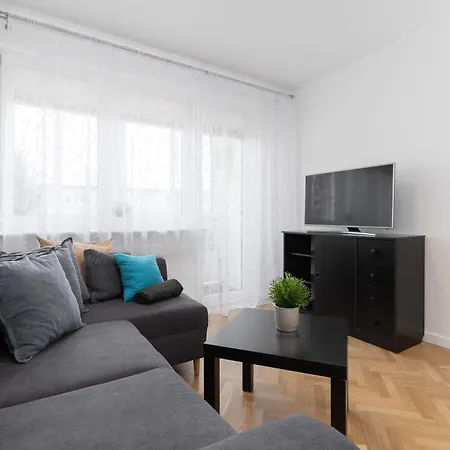 Spacious In The Center Of Next To The Sea By Renters Διαμέρισμα *