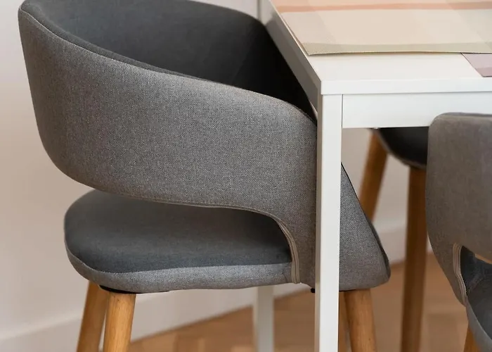 Spacious In The Center Of Next To The Sea By Renters * غدينيا