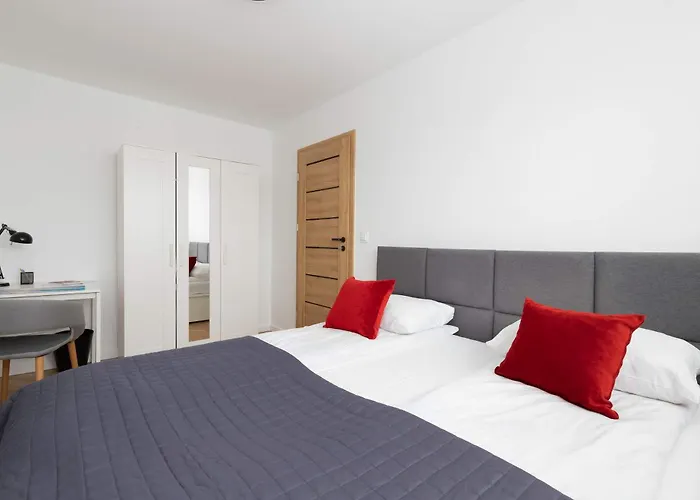 Spacious In The Center Of Next To The Sea By Renters * غدينيا