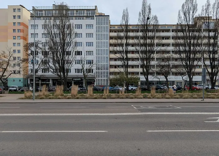 Spacious In The Center Of Next To The Sea By Renters *