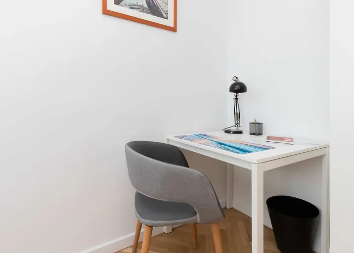 Spacious In The Center Of Next To The Sea By Renters * غدينيا