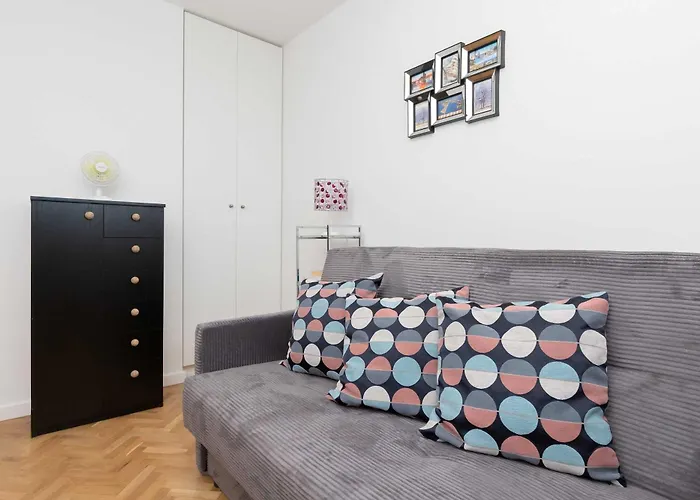 Spacious In The Center Of Next To The Sea By Renters